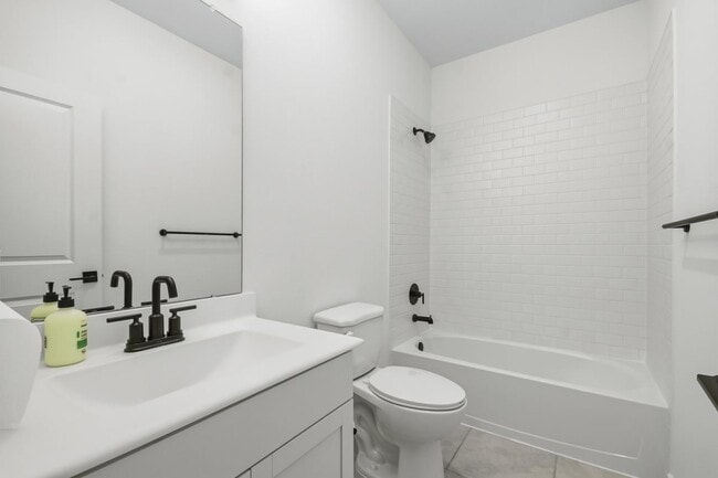 Building Photo - 8427 Bay Rdg Cir
