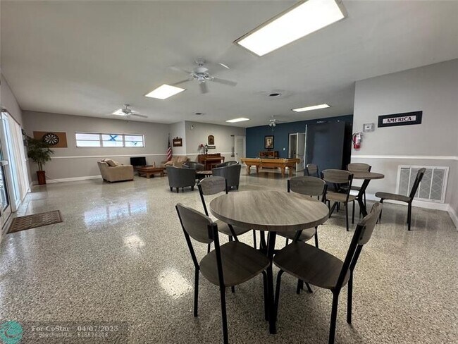 Building Photo - 5800 Margate Blvd