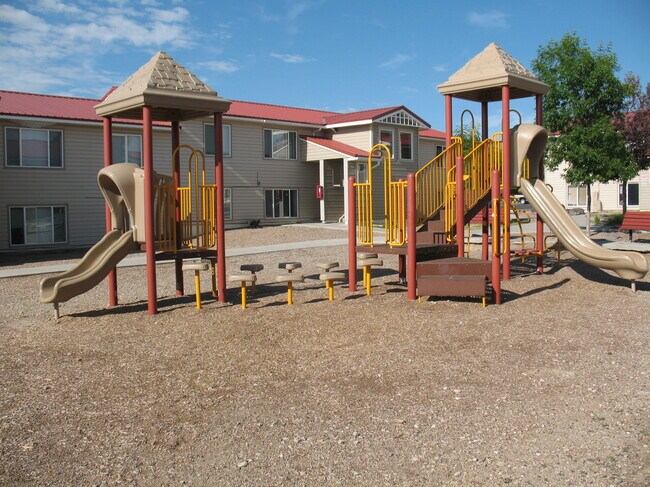 Building Photo - Rock Butte Apartments