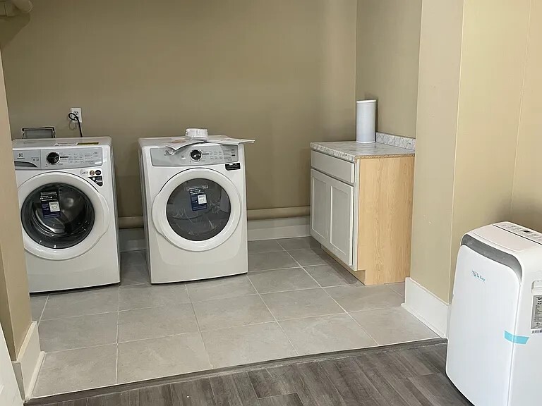 Building Photo - 8 Hagood Ave