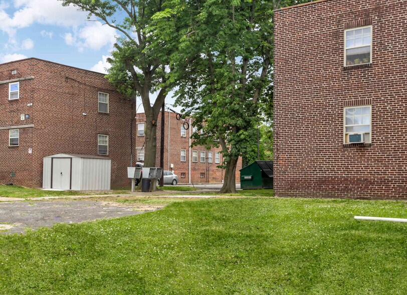 Building Photo - 1541 Park Blvd