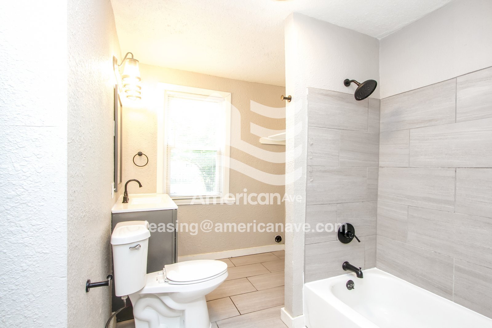 Building Photo - 1732 Draper St