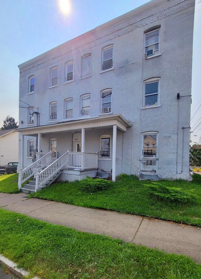 Primary Photo - 423 Scott St