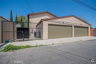 Building Photo - 324 E Ave Q7