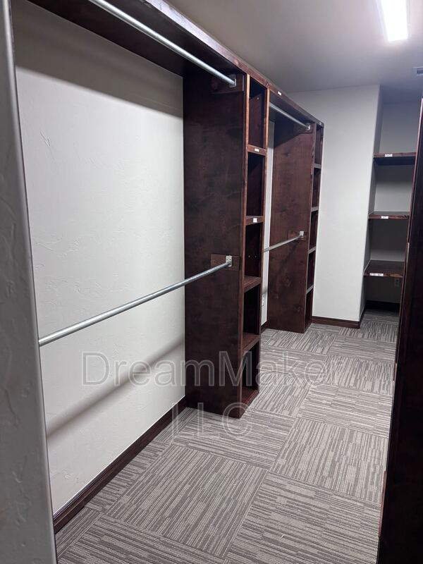 Building Photo - 2815 SE 44th St