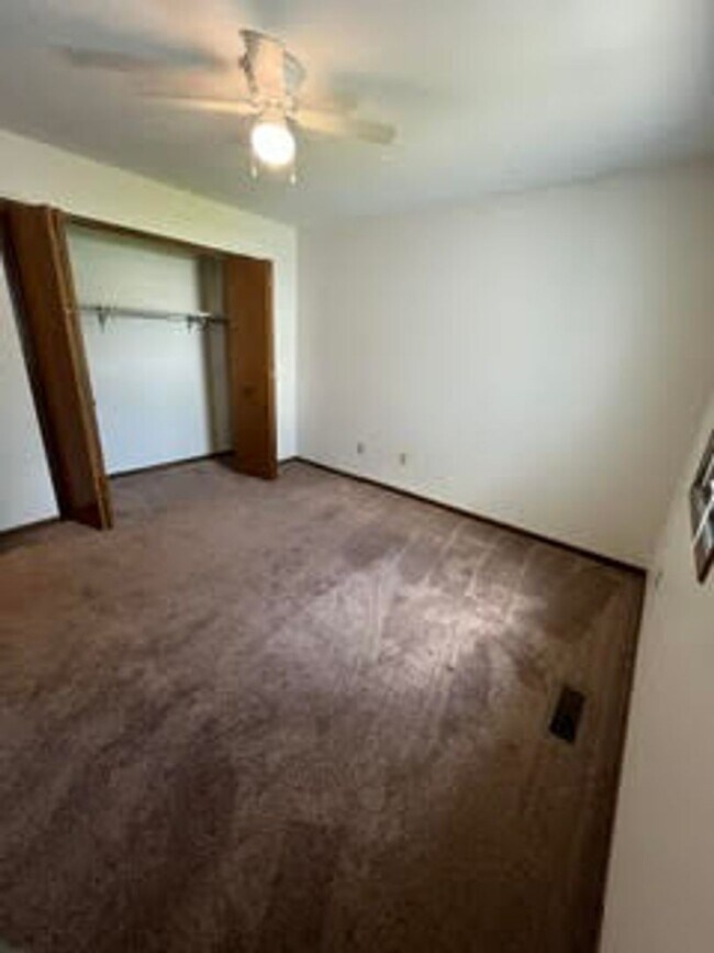Building Photo - 664 Byers View Dr