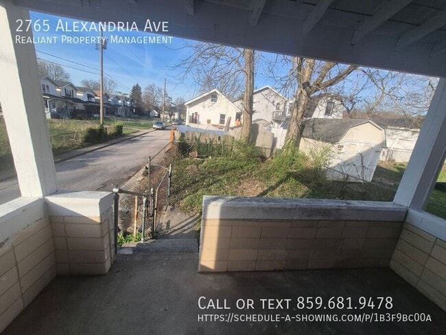 Building Photo - 2765 Alexandria Ave