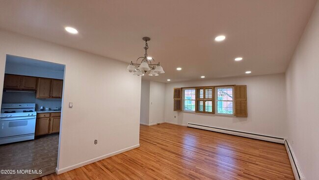 Building Photo - 364 Westwood Ave