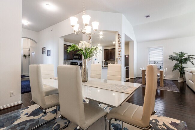 Building Photo - 6305 Rotherham St