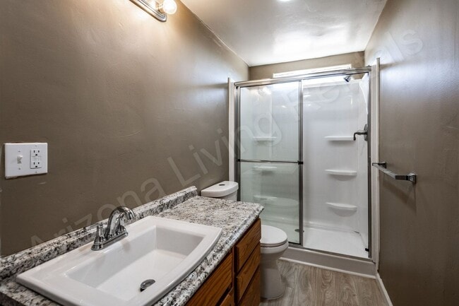 Building Photo - RENOVATED, PRIVATE & SPACIOUS HOME