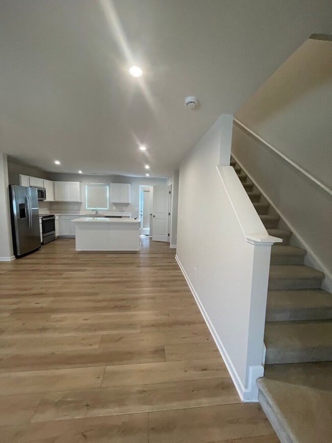 Building Photo - You’ve Got to See This Rental!