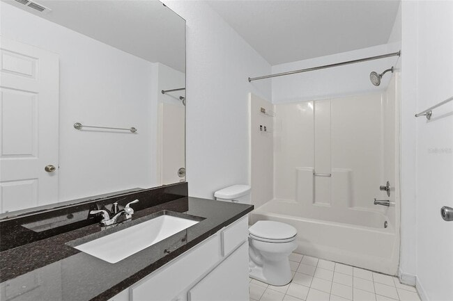 Building Photo - 5459 Vineland Rd