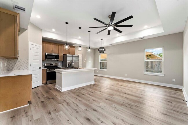 Building Photo - 9227 Ashville Dr