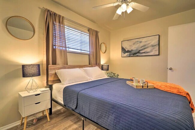 Building Photo - 3918 Thomason Ave