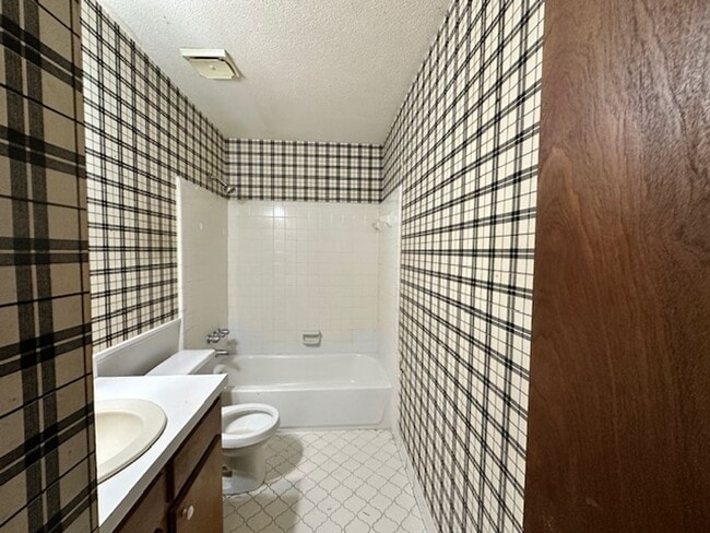 Building Photo - Rosewood  Neighborhhood