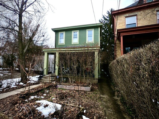 Building Photo - 5815-17 Holden St