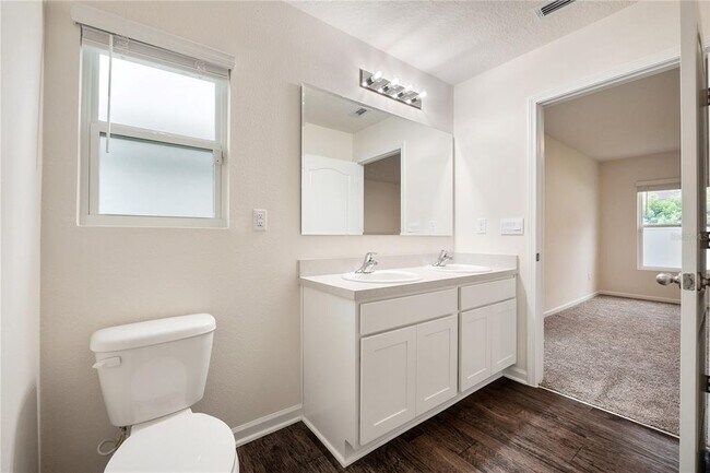 Building Photo - 669 Grand Reserve Dr