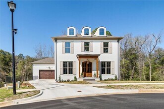Building Photo - 5488 Hilltop Dr N