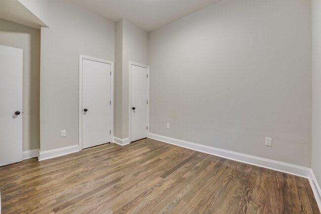 Building Photo - 172 Mallory Ave