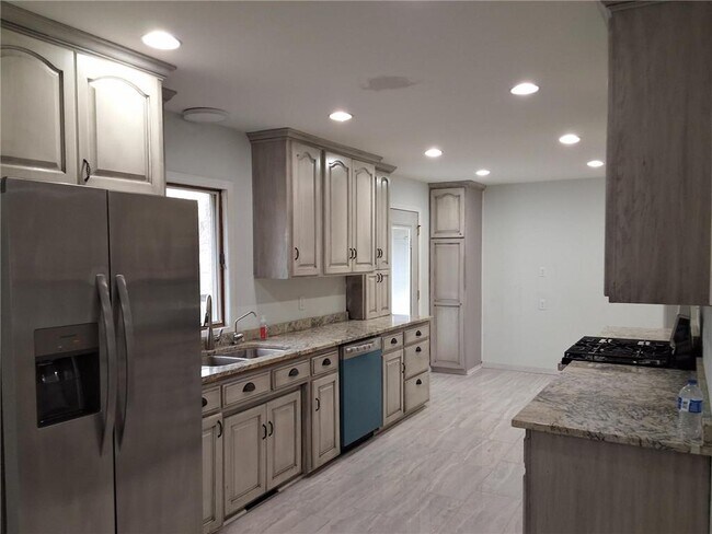 Building Photo - 7632 Scott Ave N