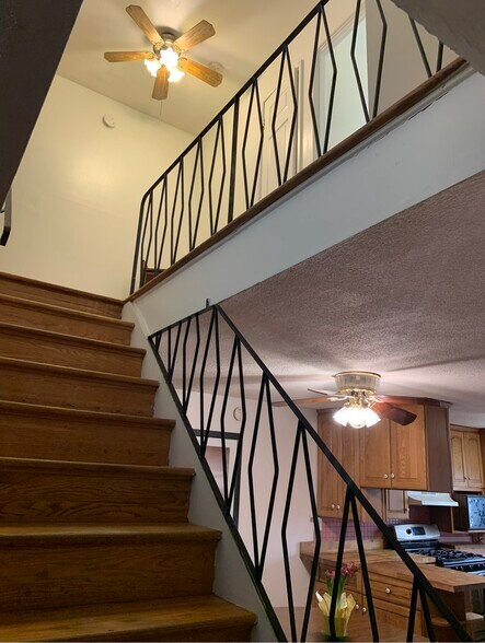 Building Photo - 62 Oakmont Dr