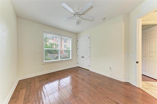 Building Photo - 5200 Manorwood Dr
