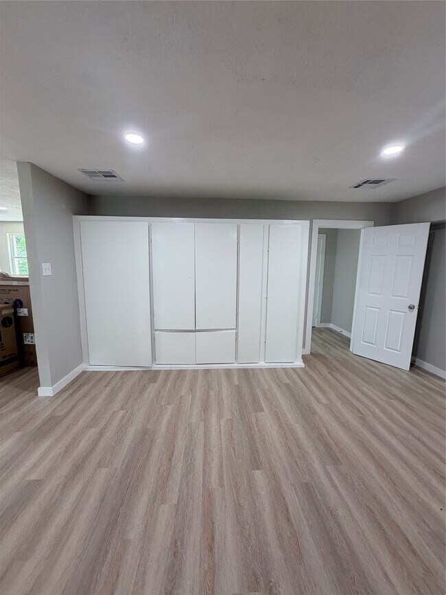 Building Photo - 4874 County Rd 353