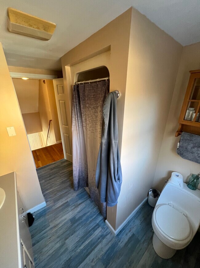 Building Photo - 35 Lynwood Dr