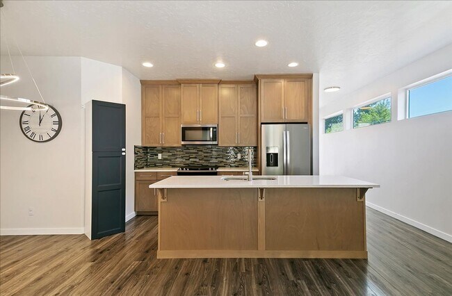 Building Photo - West Boise Bungalow with Modern Upgrades &...