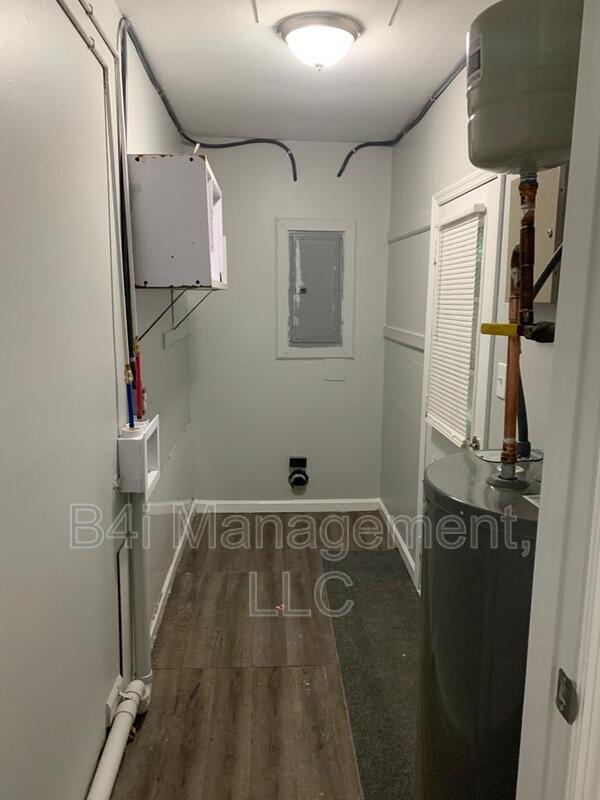Building Photo - 4807 Gardiner Dr