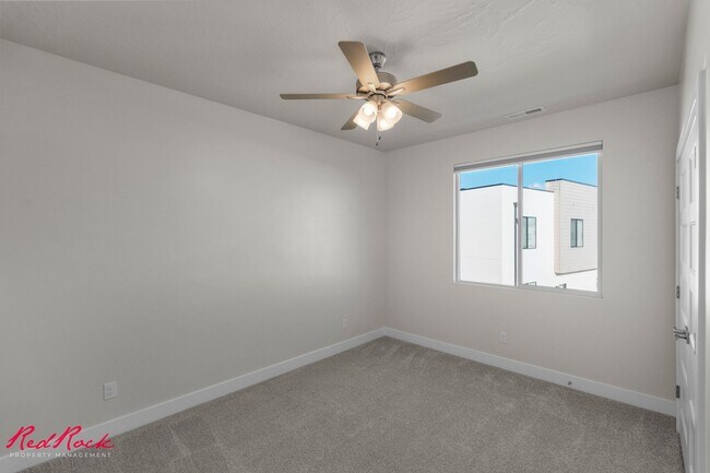 Building Photo - Brand New Townhome in Crimson Park! Stylis...