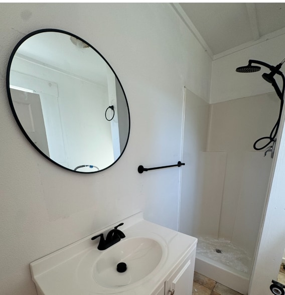 Building Photo - 320 W College St