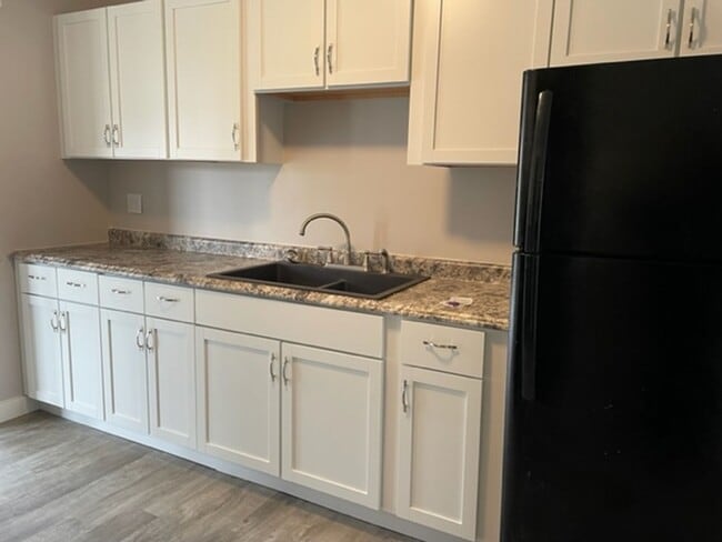 Building Photo - Spacious 4-Bedroom Home in Kentwood – Minutes from Grand Rapids