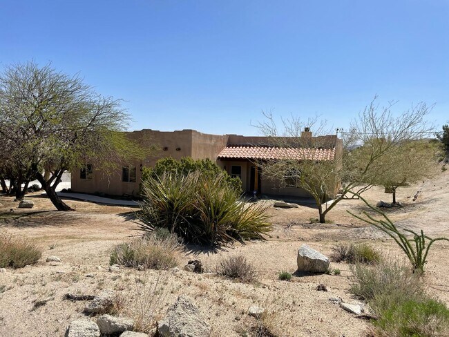 Building Photo - 6231 Mirlo Rd