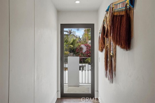 Building Photo - 1920 Ocean Way