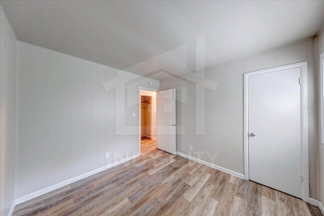 Building Photo - 3451 N Hartman Dr