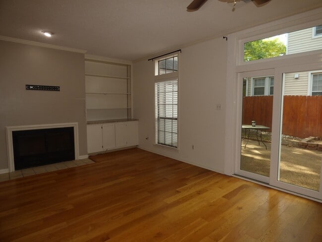 Building Photo - 1695 Belvedere Ct