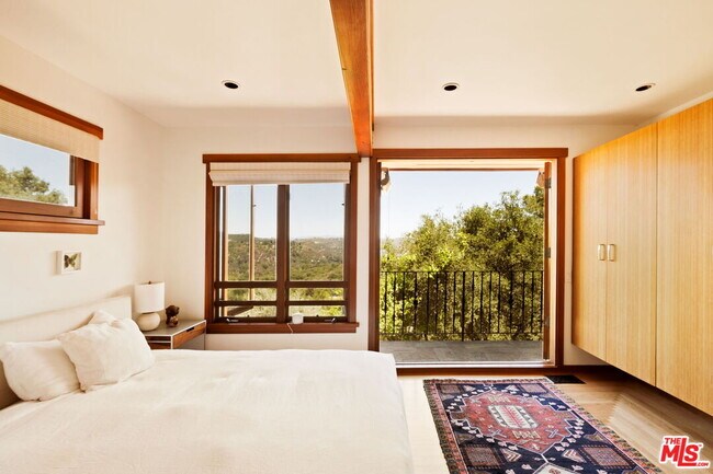 Building Photo - 21071 Waveview Dr