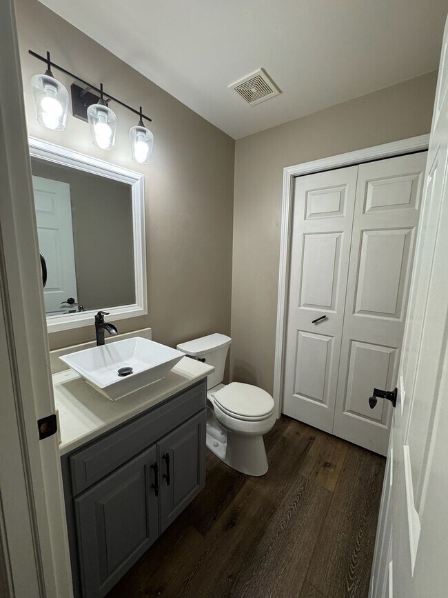 Building Photo - Beautiful 4 bedroom, 3 bath home in Macomb!