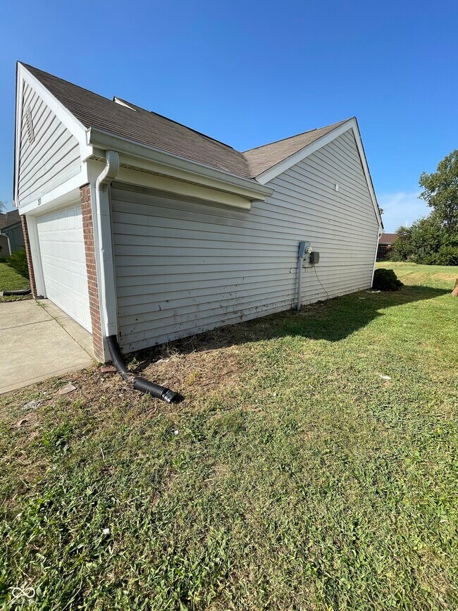 Building Photo - 2717 N Rural St
