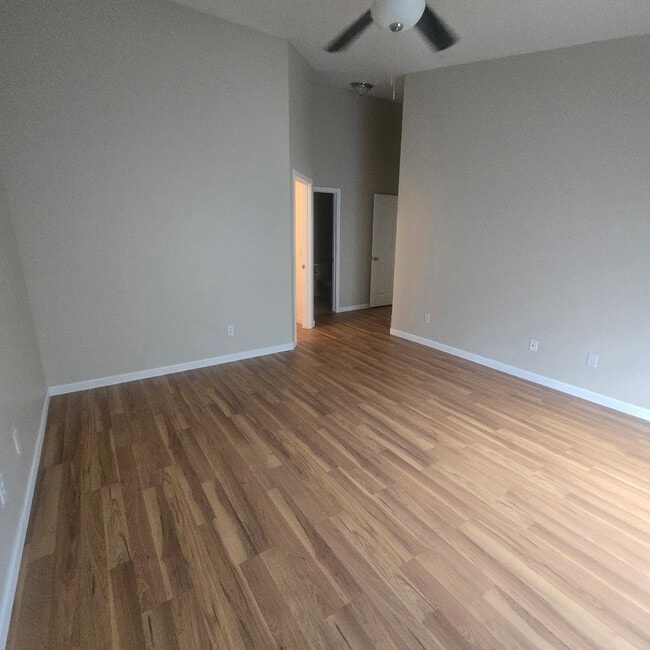 Building Photo - 3411 W Sunland Ave