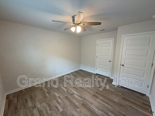 Building Photo - 4407 White Cedar Ct