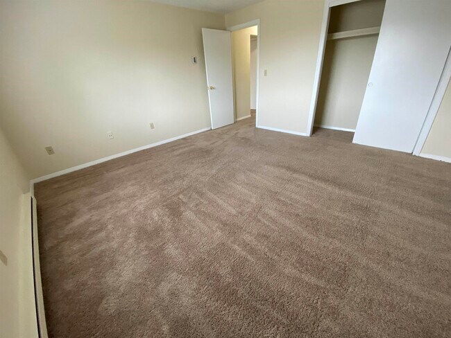 Building Photo - 95 Powers St