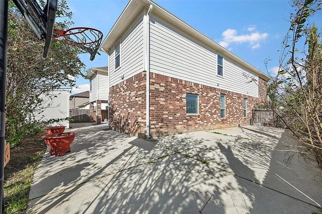 Back and Side yard - 4903 Ibis Lake Ct