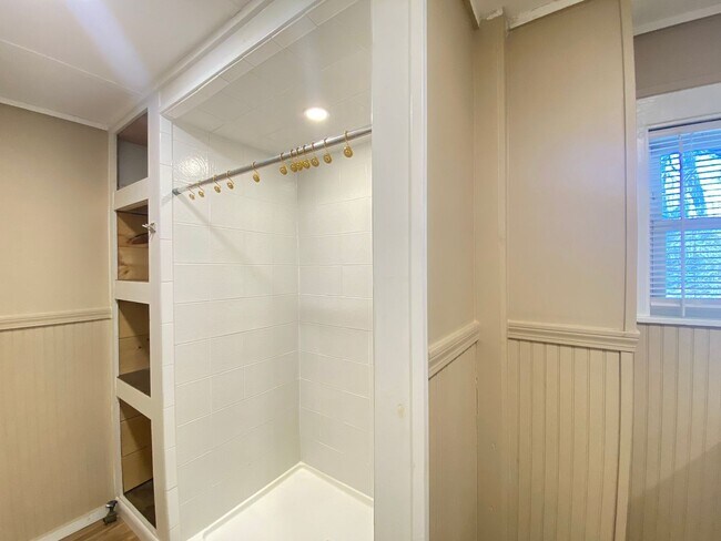 Building Photo - 26 High St