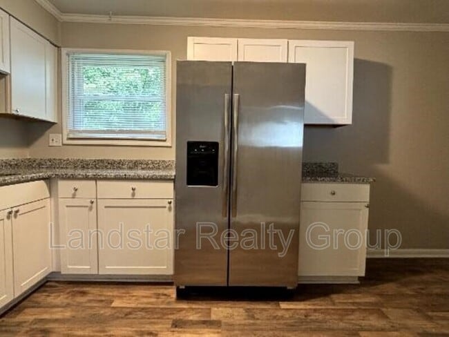 Building Photo - 9816 Titan Dr
