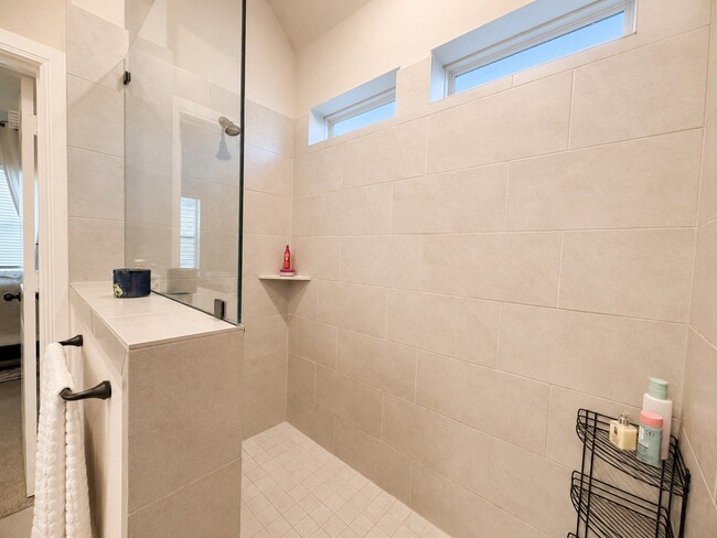 Building Photo - 7363 Lake Arrowhead Ln
