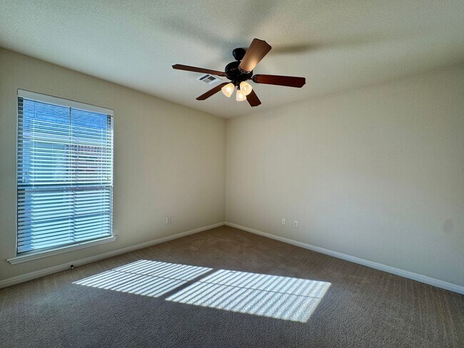 Building Photo - Duplex
