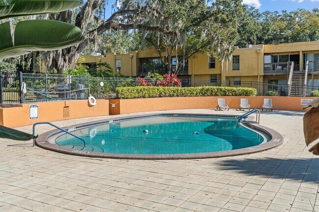 Building Photo - 784 E Michigan St