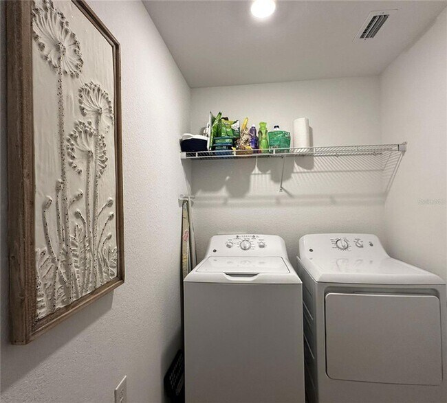 Building Photo - 14091 Heritage Landing Blvd